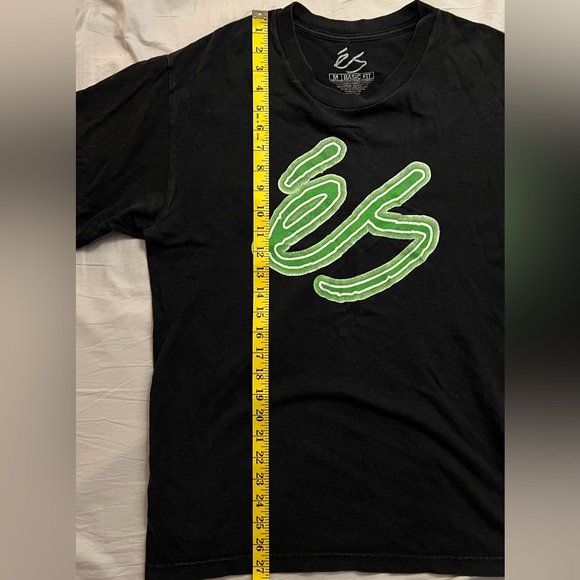 Vintage Black és T-Shirt with Large Neon Logo - Picture 5 of 7